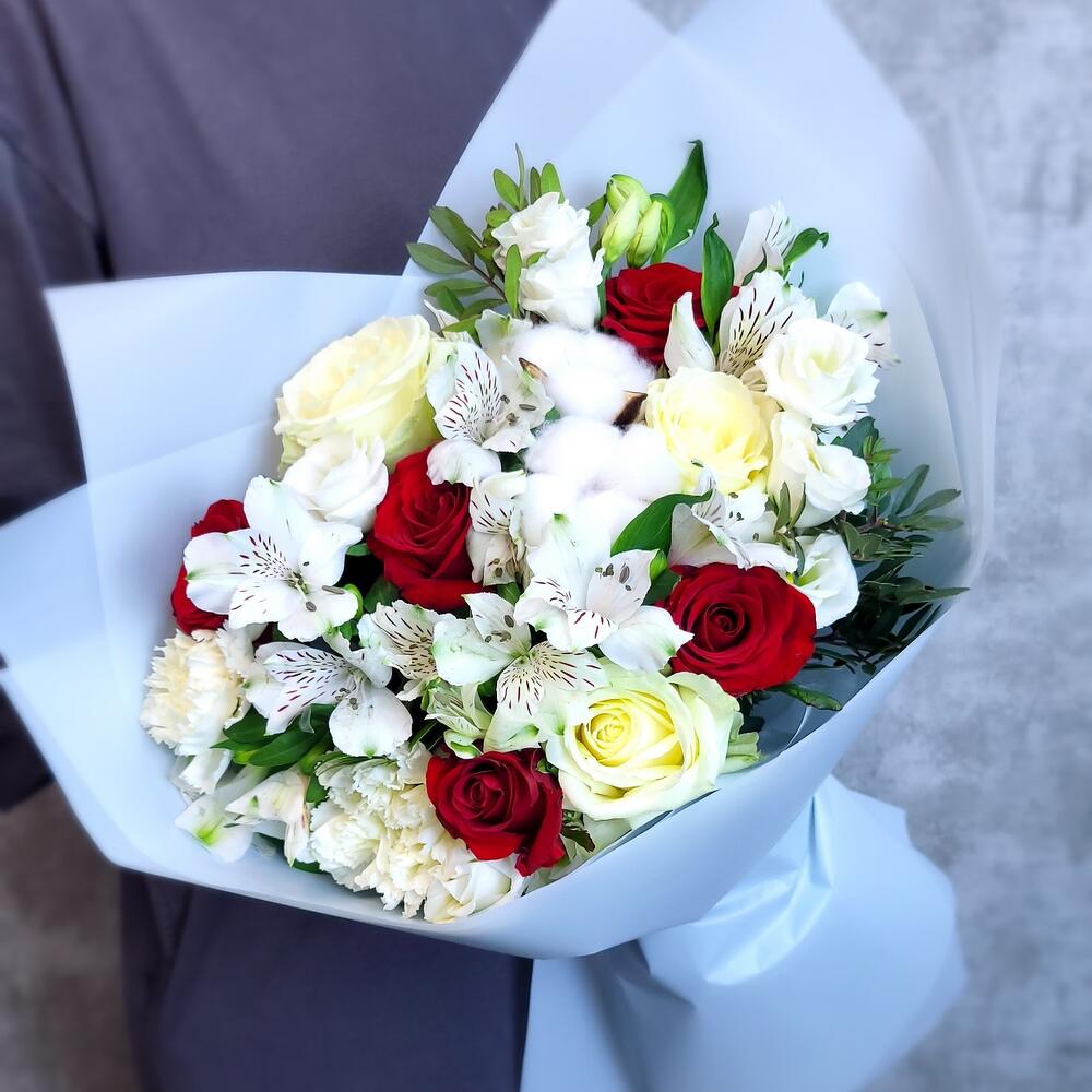 Романс Букет из роз с хлопком Романс Букет из роз с хлопком